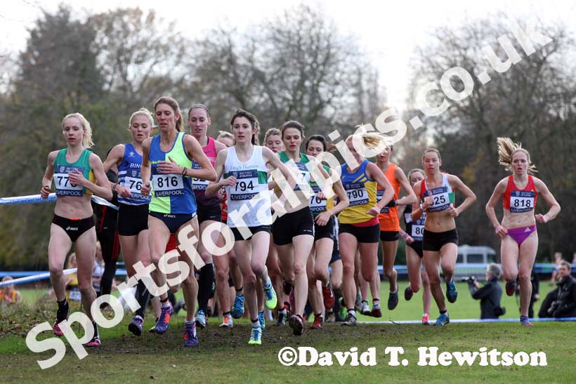 Eventual winner Gemma Steel leads the senior womens Liverpool Cross Challenge. David T. Hewitson/Sports for All Pics